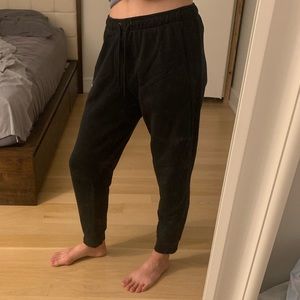Puma men’s jogger sweatpants - great condition